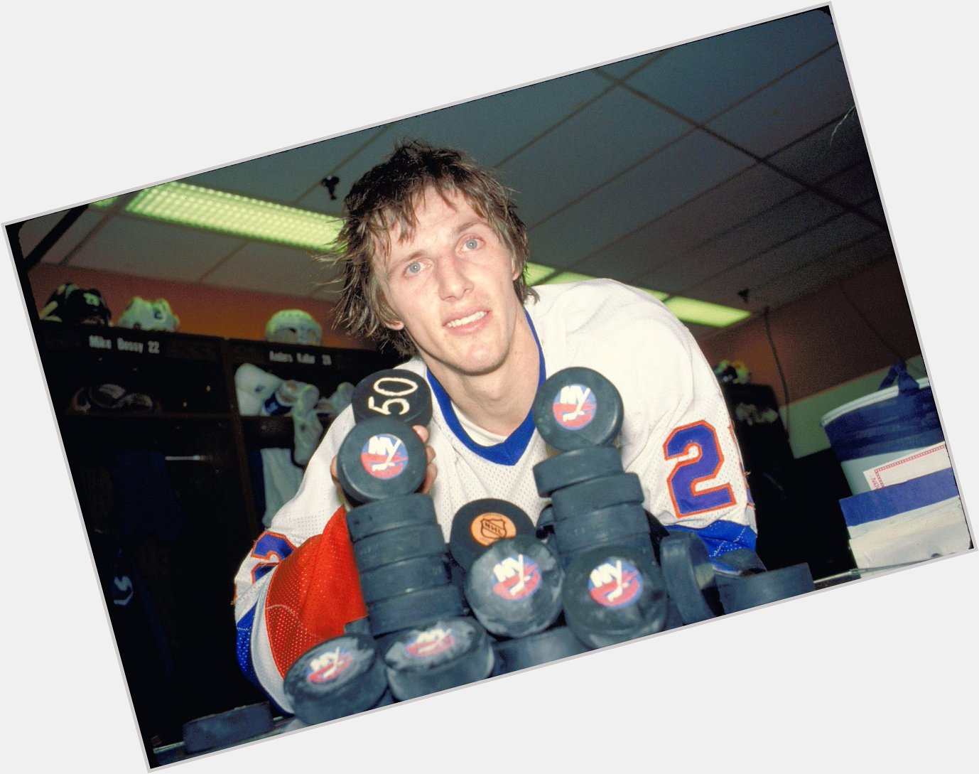 Happy Birthday Mike Bossy Mr. 50 in 50. Hope you have a great one you Isles legend! 
