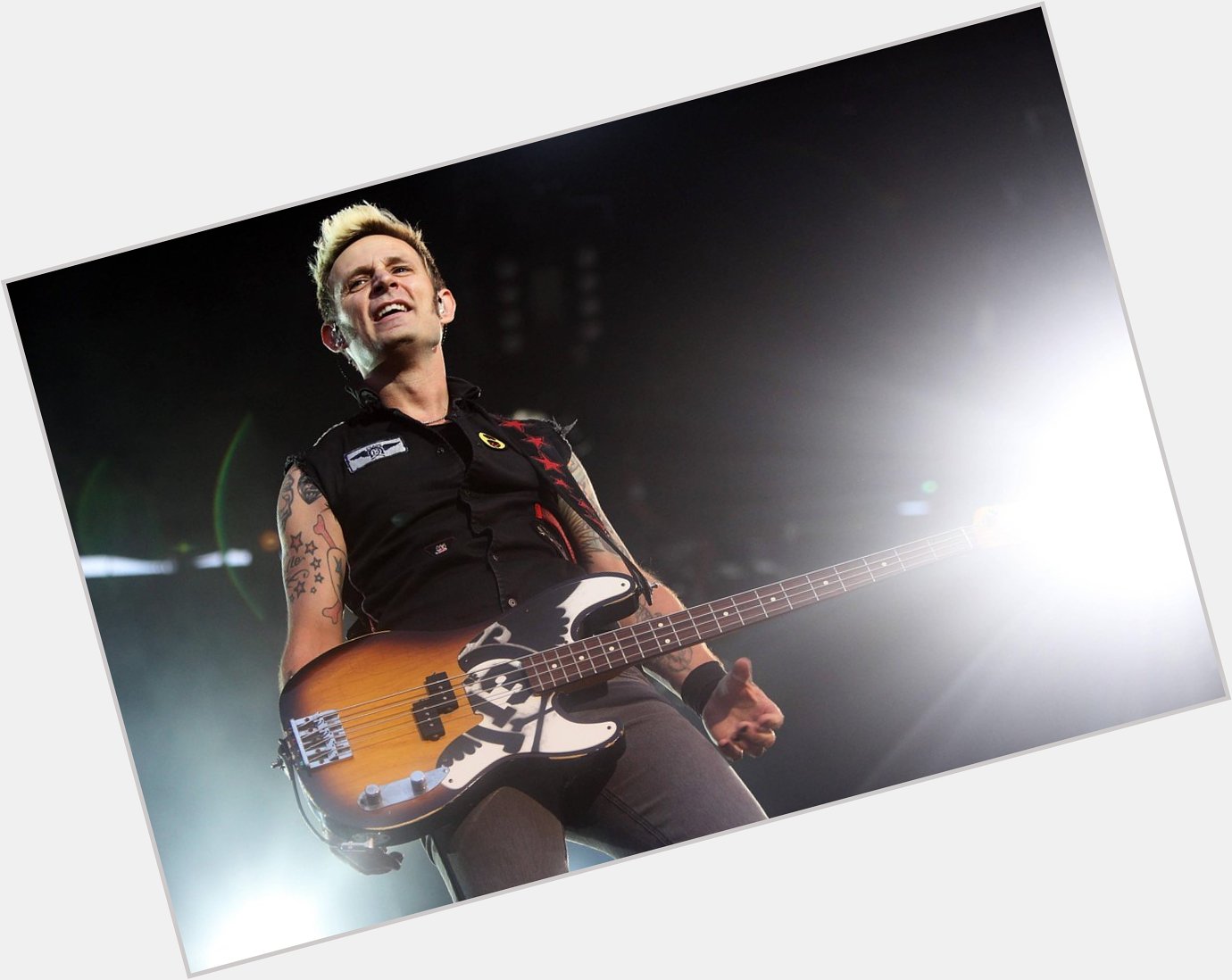 Happy Birthday to Mike Dirnt, who turns 43 today! 