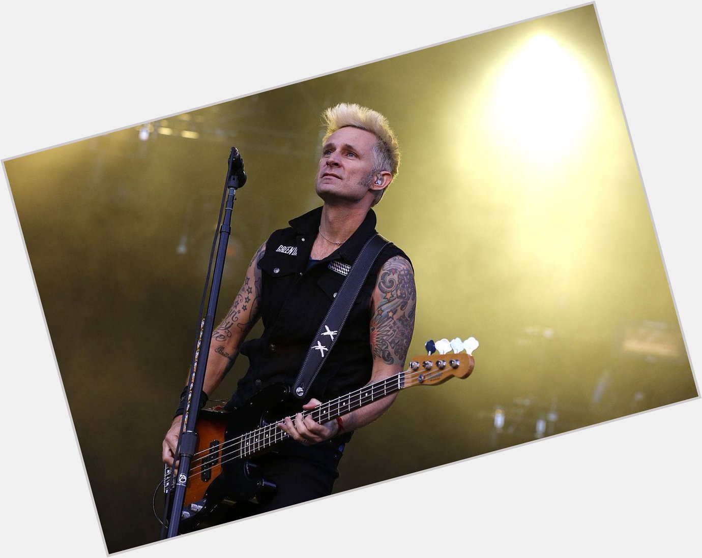   EFranz2: Happy 43rd birthday Mike Dirnt, best known as bass player for Green Day  \"Boulevard Of 