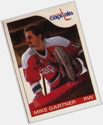 Happy 55th birthday to Mike Gartner who started NHL career off with 15 consecutive seasons of at least 33 goals. 