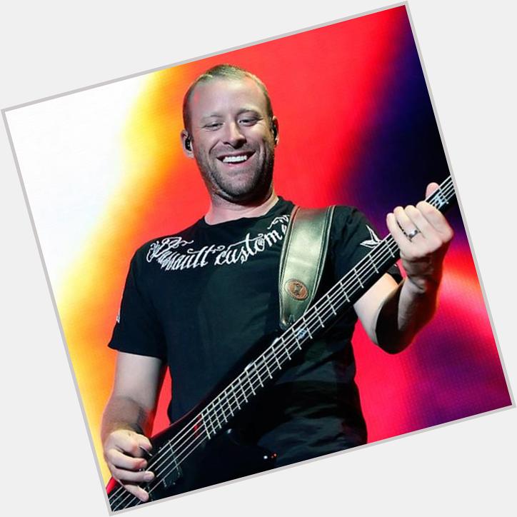 Happy Birthday Mike Kroeger!!bassist band Kanada tersukses,Nickelback ini kini berusia 43 tahun :) 