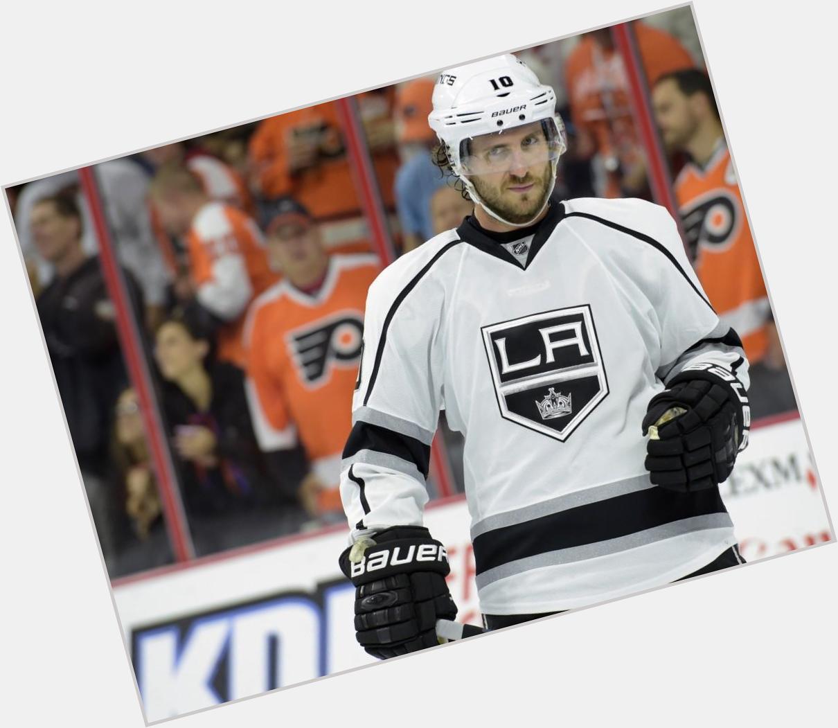 Happy 30th birthday to forward Mike Richards! 