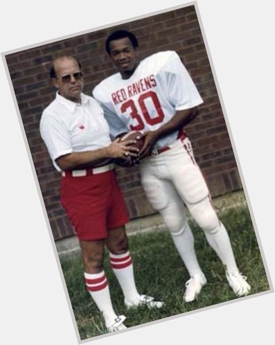 Happy Birthday to our alumni Heisman Trophy Winning Running back Mike Rozier. 