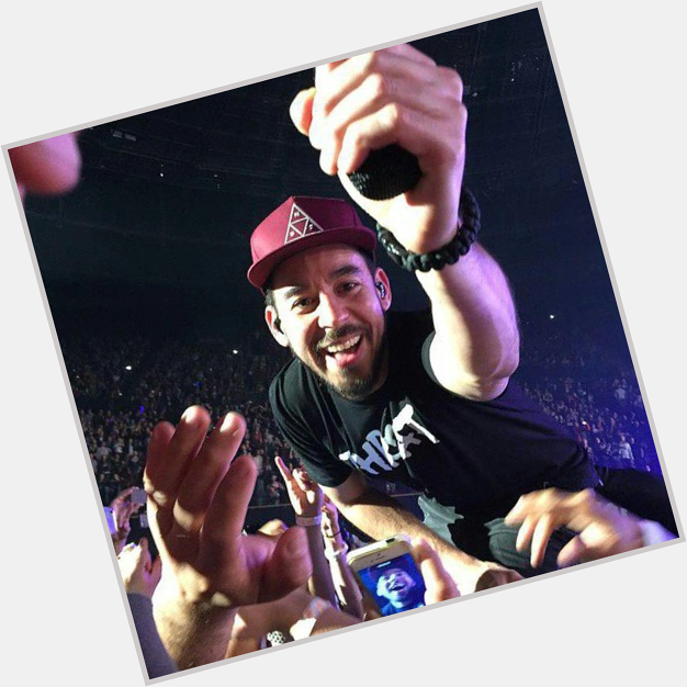 Happy Birthday to the man who makes & Fort Minor awesome! Here\s wishing Mike Shinoda an amazing year! 