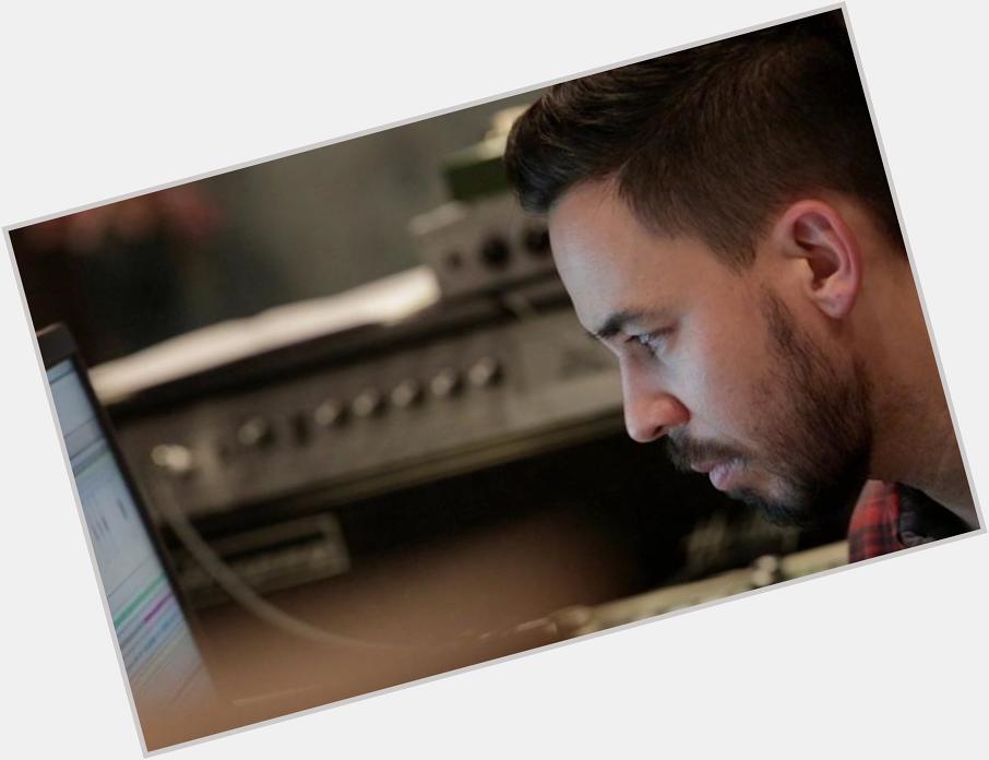 Happy 38th birthday going out to Mike Shinoda! 