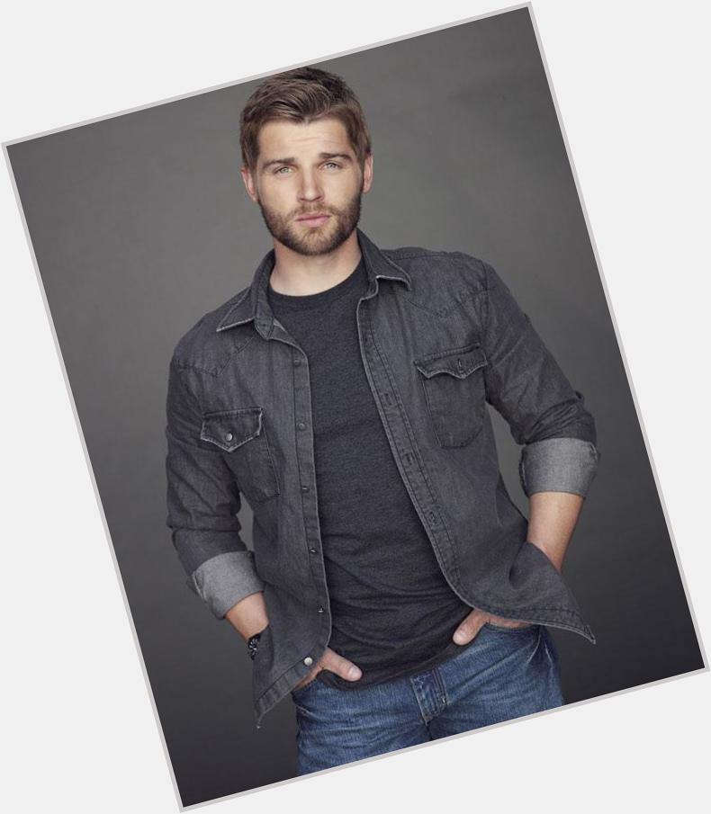 Under the Dome star Mike Vogel almost became a pilot! Read about the birthday boy here: 