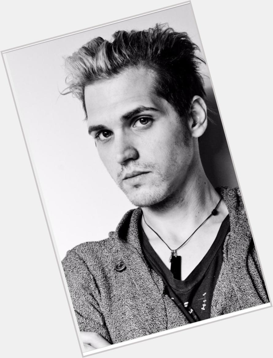 MIKEY WAY!! HAPPY BIRTHDAY! you were listed as the hottest person w/a birthday 2day  