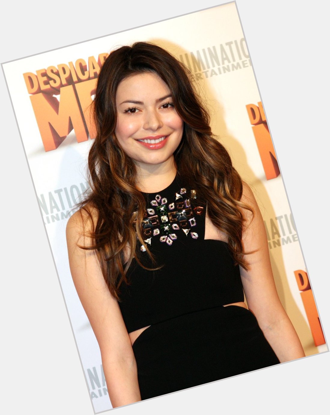 Happy birthday to amazing actress and our childhood role model Miranda Cosgrove! 