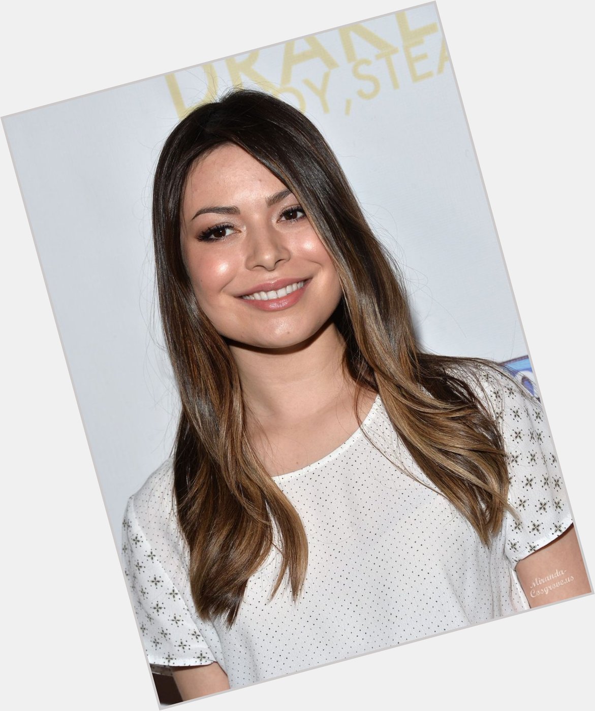 Happy Birthday to the cute Miranda Cosgrove. Can\t believe she\s almost 30.... 