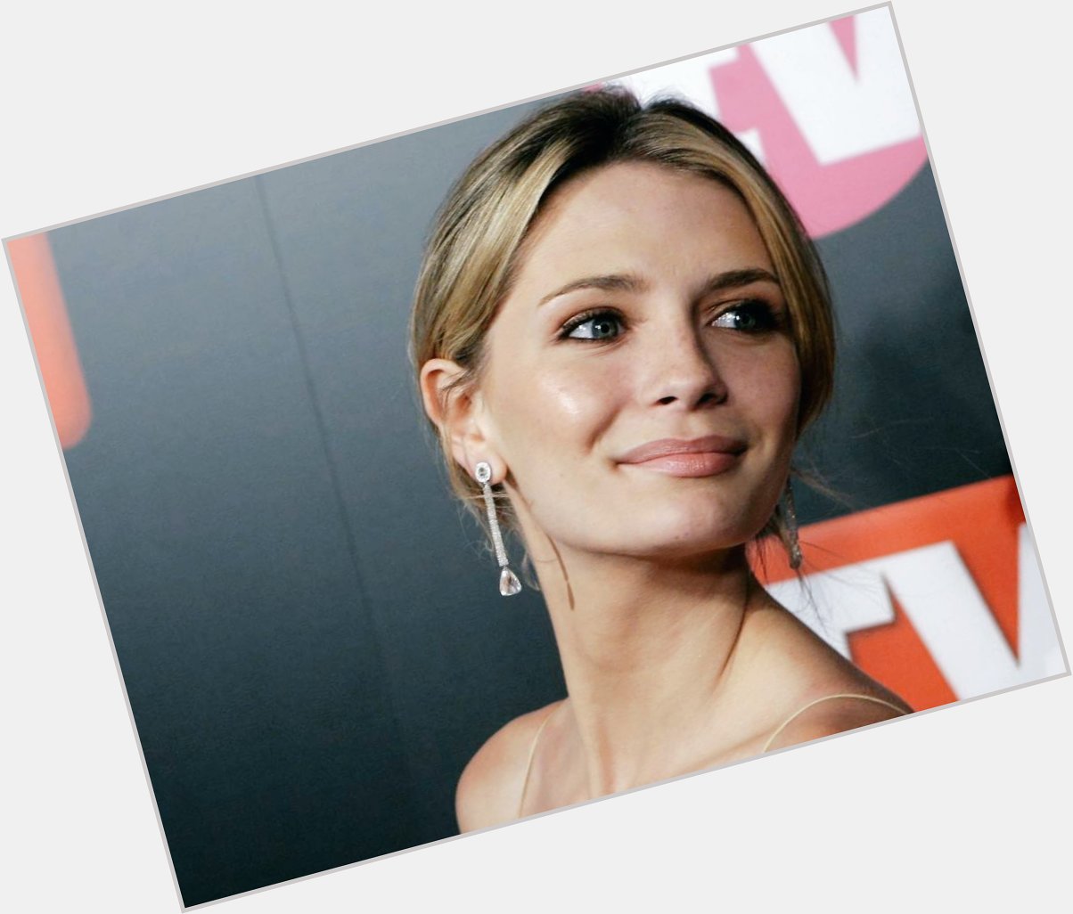 And happy birthday to this beauty that is Mischa Barton  