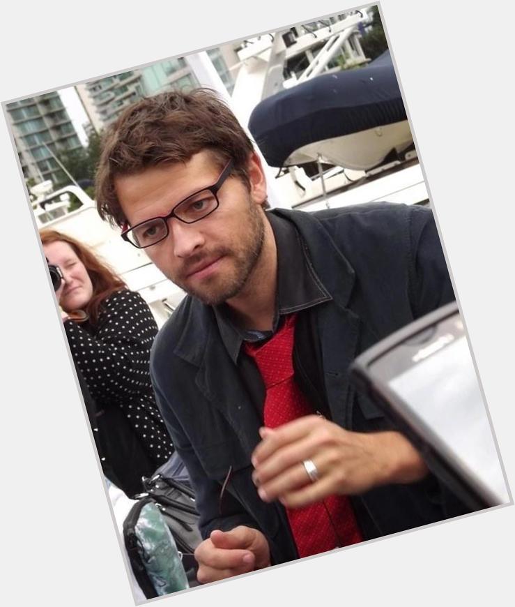 Happy Birthday to Misha Collins who today turns 40! Here he is wearing some rectangular frames 