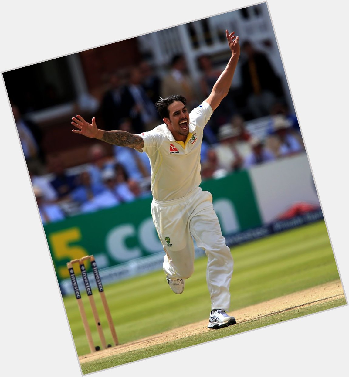 A very Happy Birthday to a fearsome fast bowler, Mitchell Johnson! Wish you all the best for the upcoming summer. 