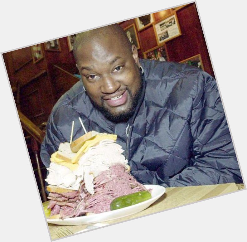 Happy birthday to Mo Vaughn! Have to imagine he\s pretty excited about his cake. 