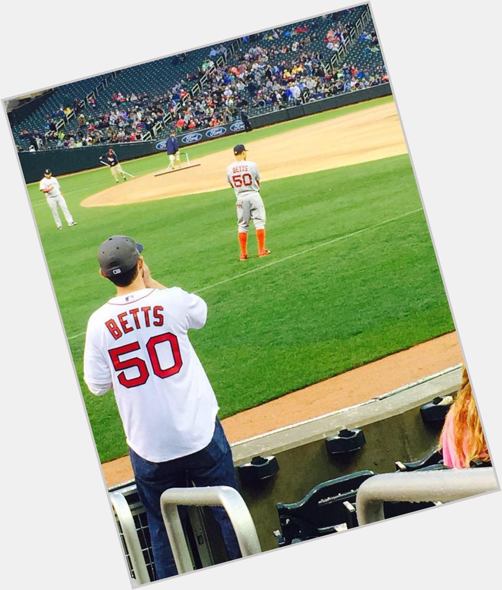 Happy Birthday to the future in Boston, Mookie Betts! How bout a RT/follow? Still your fav fan in MN! 