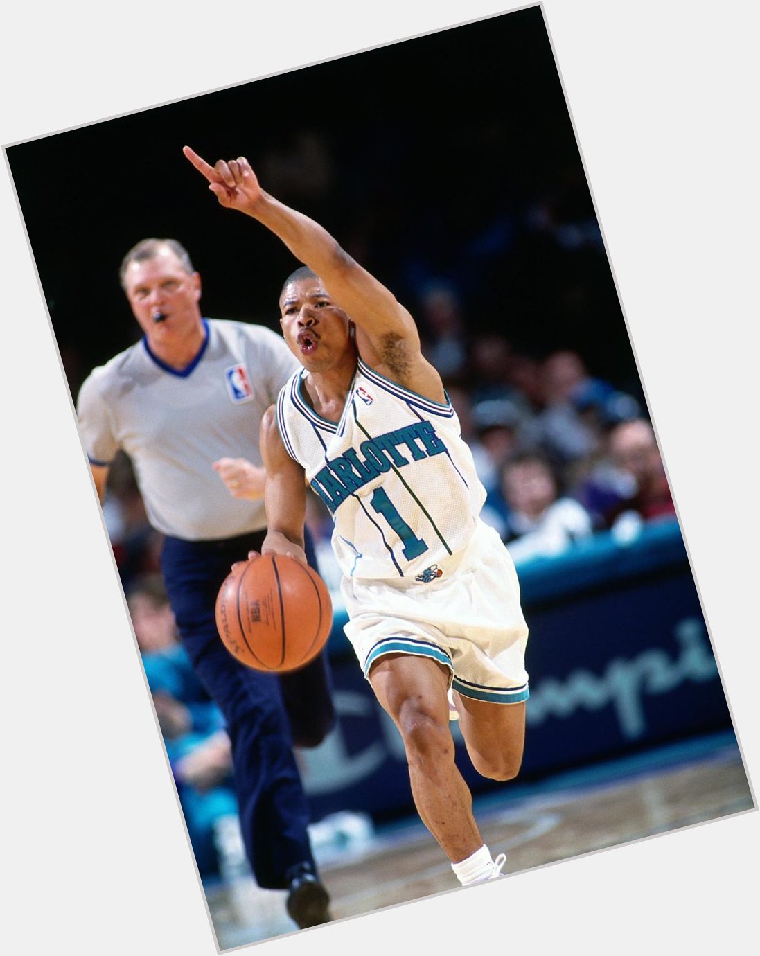 Everyone help us wish a HAPPY BIRTHDAY to Charlotte Hornets legend, 