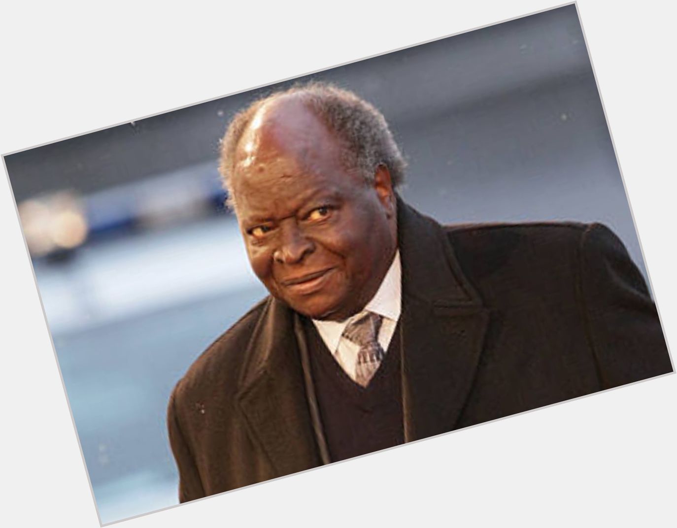 Happy 90th birthday Emilio Stanley Mwai Kibaki, third President of Kenya. 