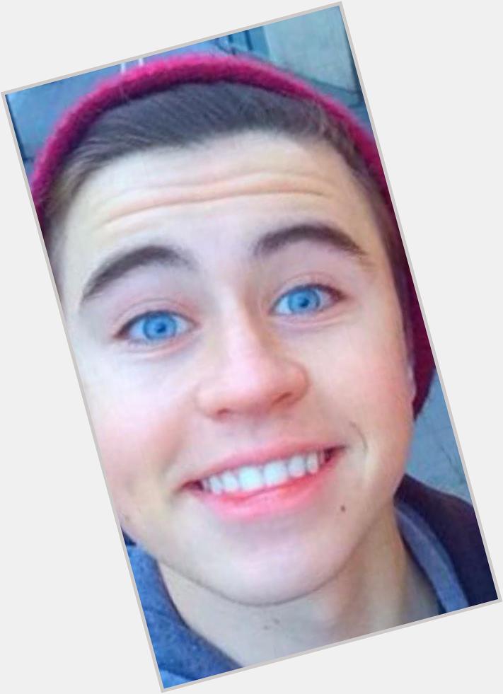 Rt this if you want to wish Nash Grier a happy birthday with me. Maybe he will follow everyone who remessages this 