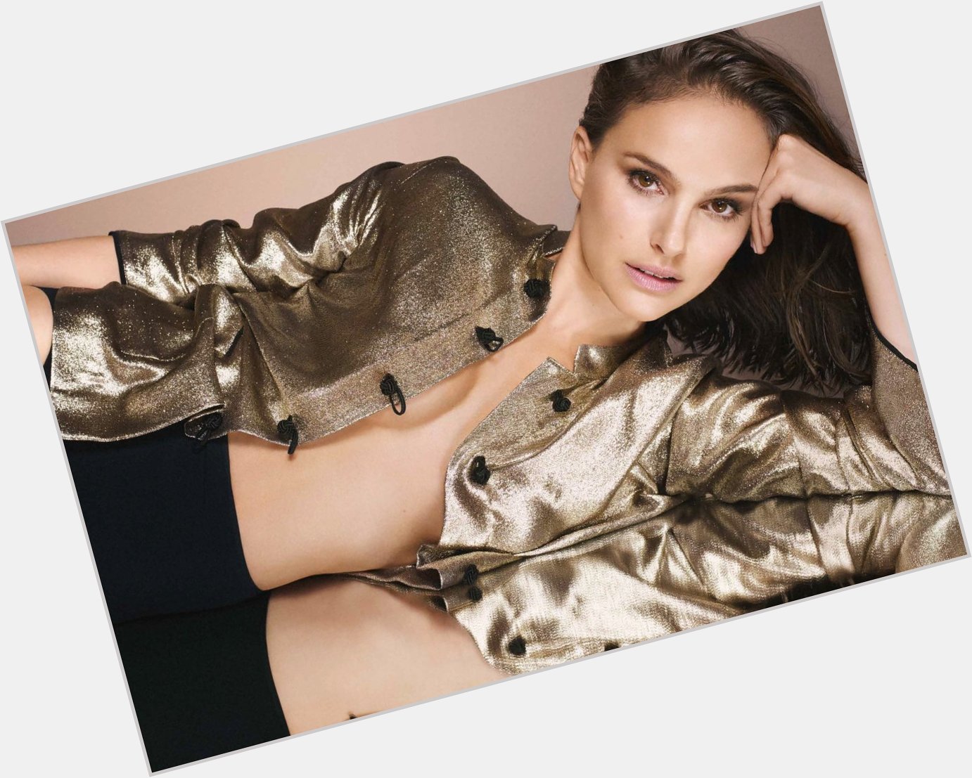 Natalie Portman photographed by David Slims for Dior   2019   Happy birthday Miss Portman. 