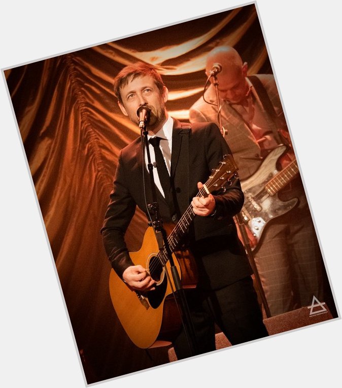 Hoy el Sr Neil Hannon líder de cumple 52 años.

Happy birthday. 