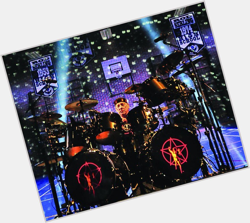 Legend in today\s battery gives a new round to the sun. Happy birthday, Neil Peart ... 