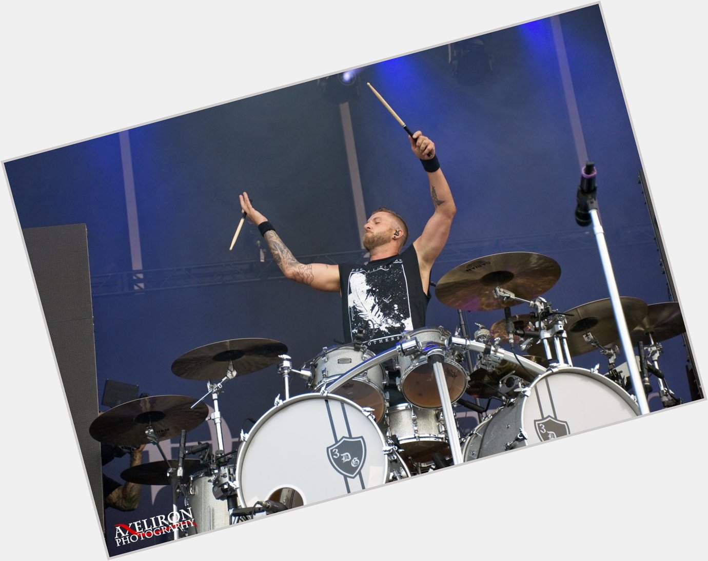 Happy Birthday to drummer Neil Sanderson!! 

Photo: 