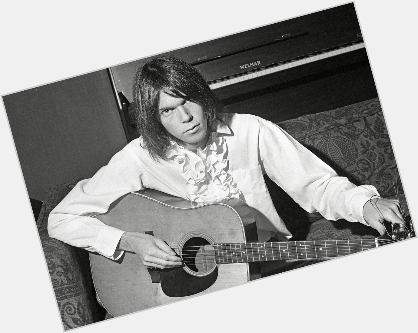 Happy 76th birthday Neil Young
Still my favourite song of his

 