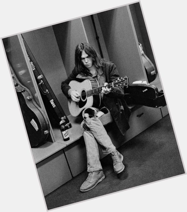 Happy birthday to the absolute legend that is Neil Young  What is your favourite song of his? 
