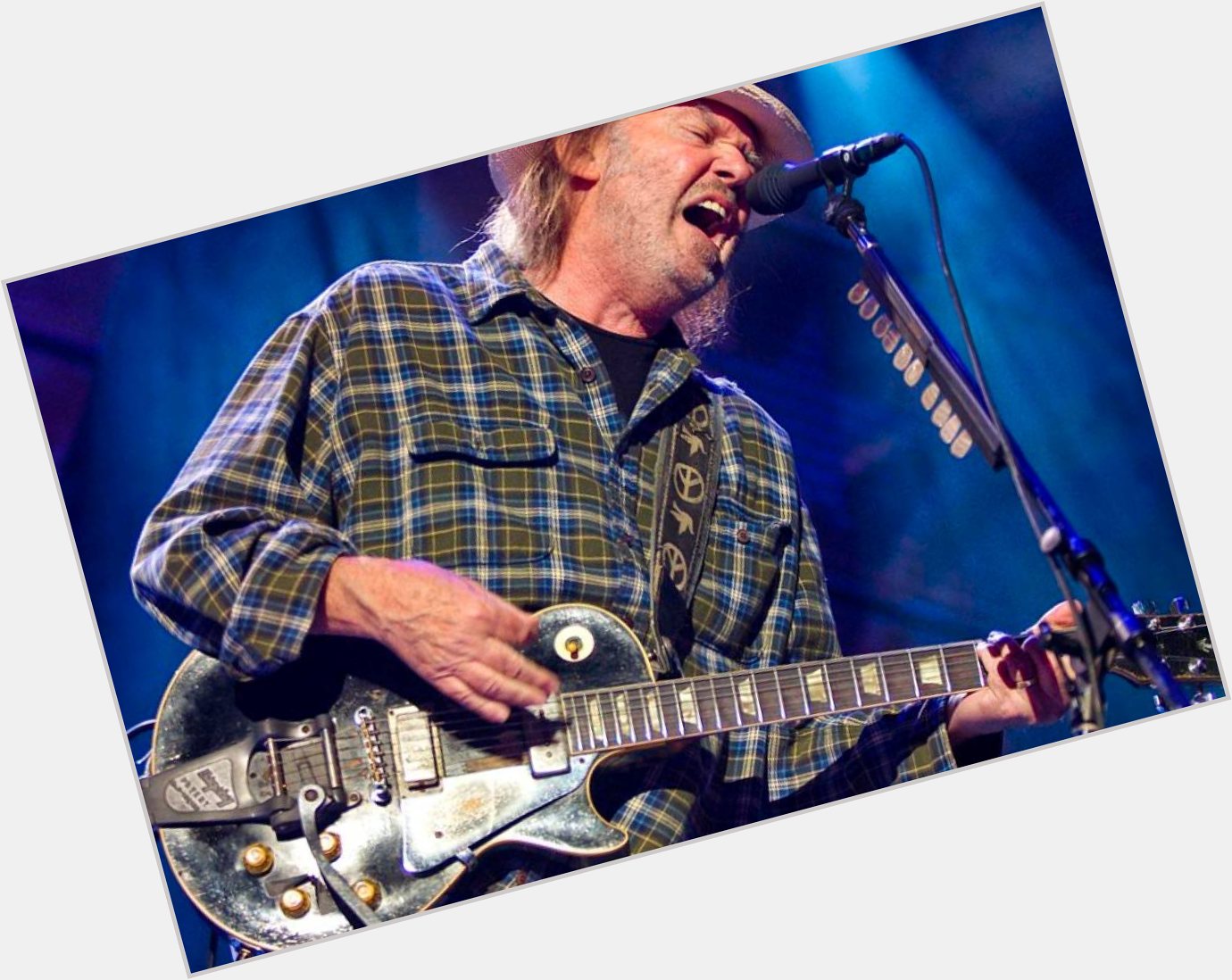 Happy birthday Neil Young!

What s your favorite Uncle Neil song? 