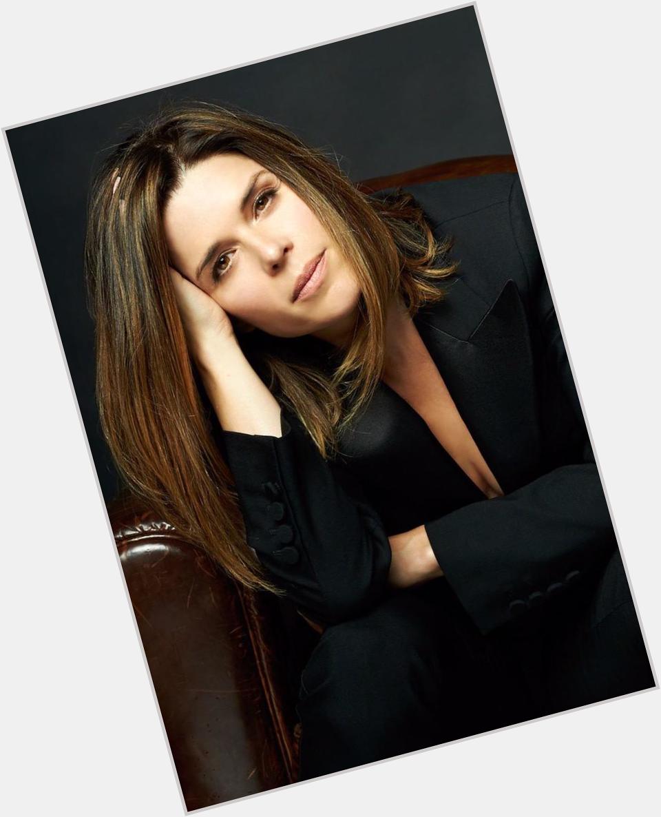 Happy birthday to Neve Campbell, star of WILD THINGS & the SCREAM movies. This is her IMDb headshot. 