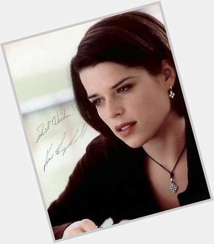 Happy Birthday to the beautiful Scream Queen Neve Campbell xxx 