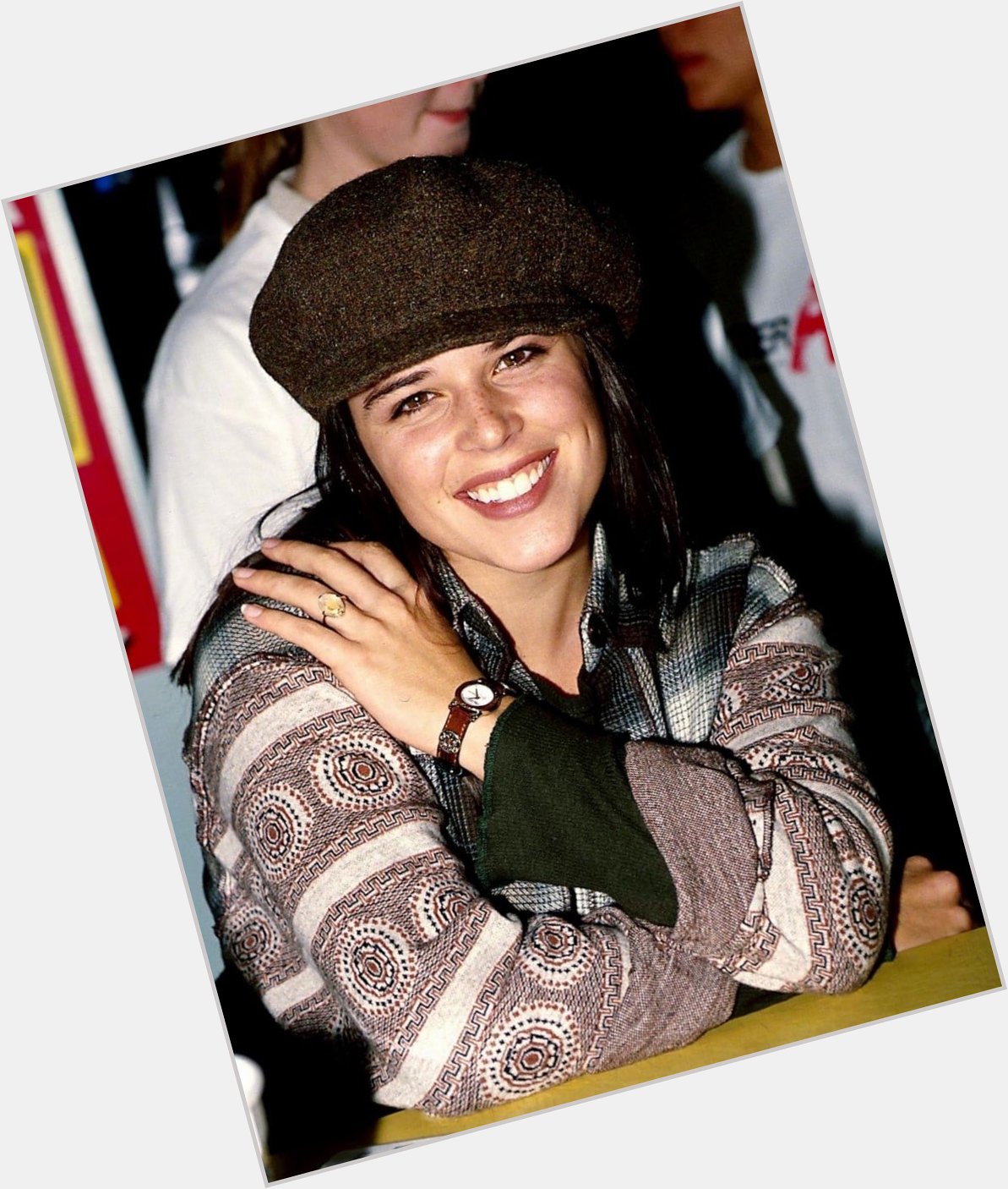 Happy birthday to neve campbell i love her so much <3 