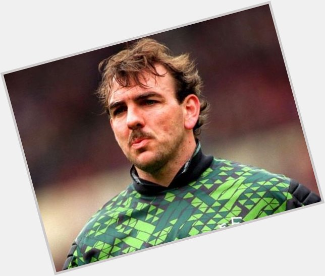 Happy birthday to former Everton and Wales goalkeeper Neville Southall, who turns 59 today! 