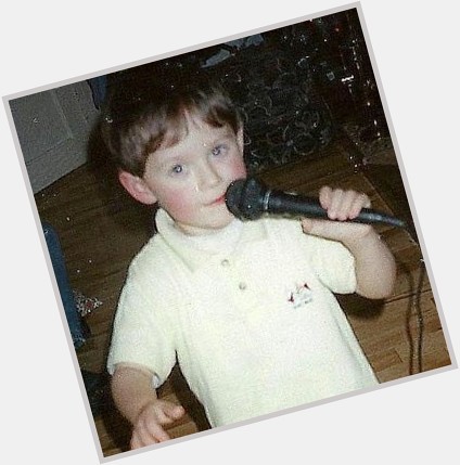 HAPPY BIRTHDAY CUTIEEEE<3

happy birthday Niall Horan 