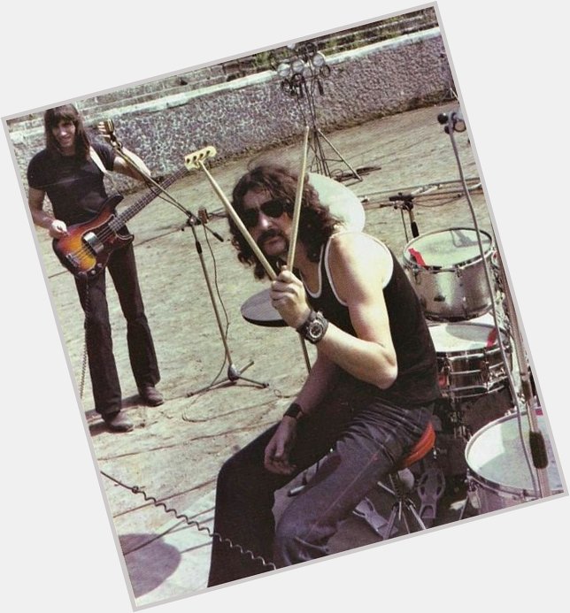 Happy birthday Nick Mason ... 

El batero de Pink Floyd. 