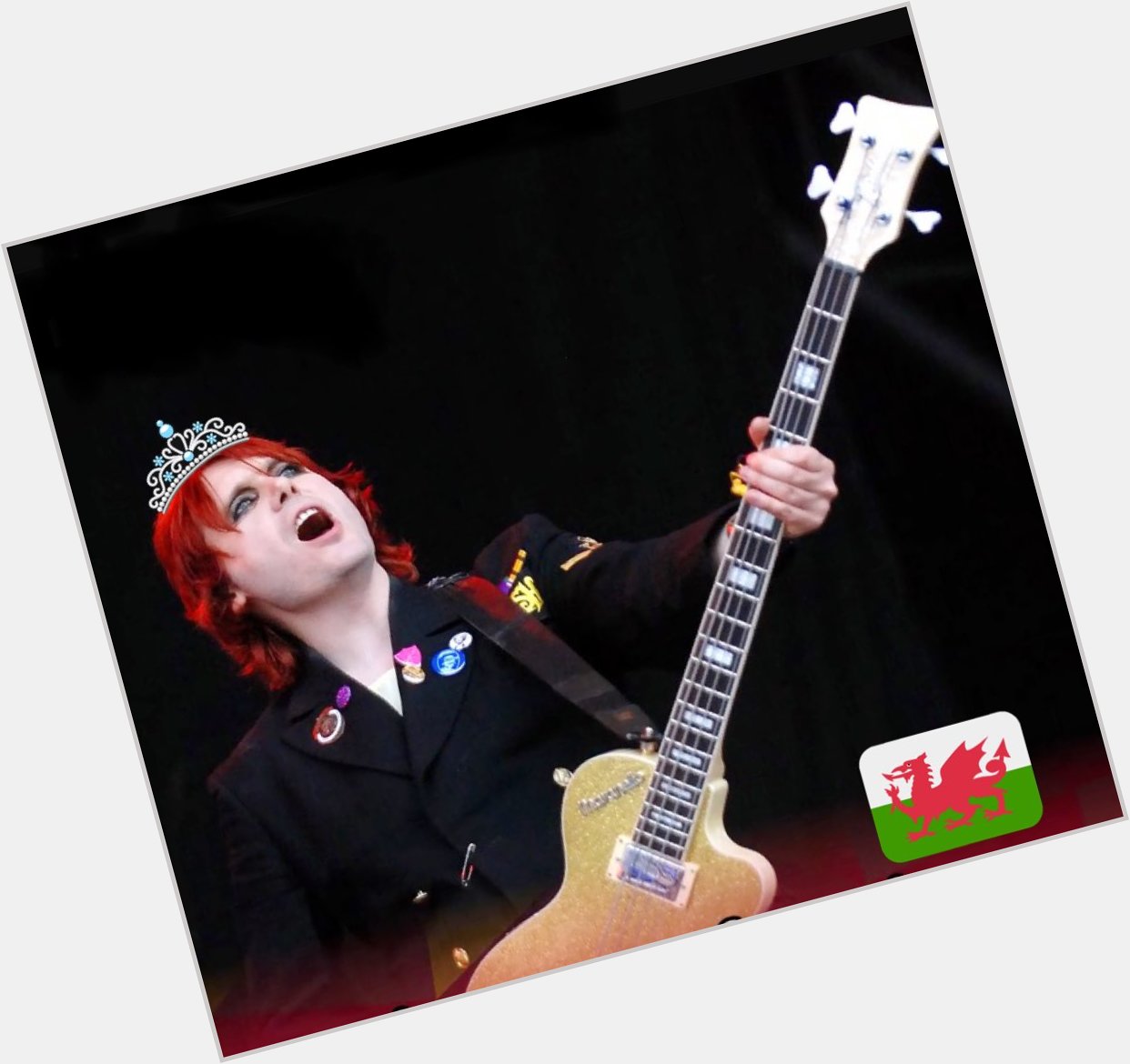 HaPpY birthday     to the man they call, Nicky Wire   
