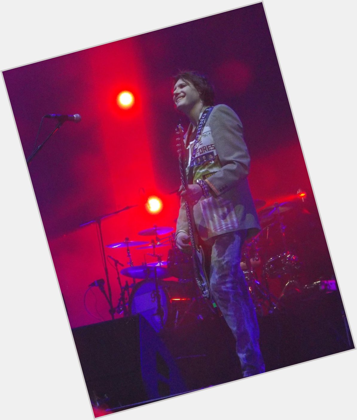 Happy birthday to the best legs and smile in music. The genius that is Nicky Wire!   