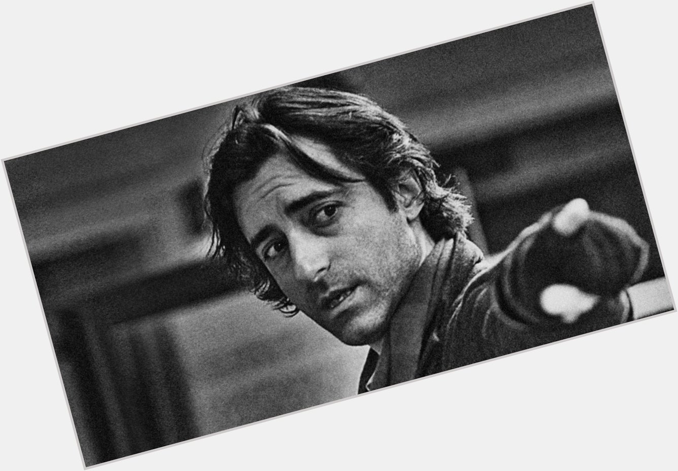 Wishing the handsome and talented director Noah Baumbach a very happy 48th birthday today. 