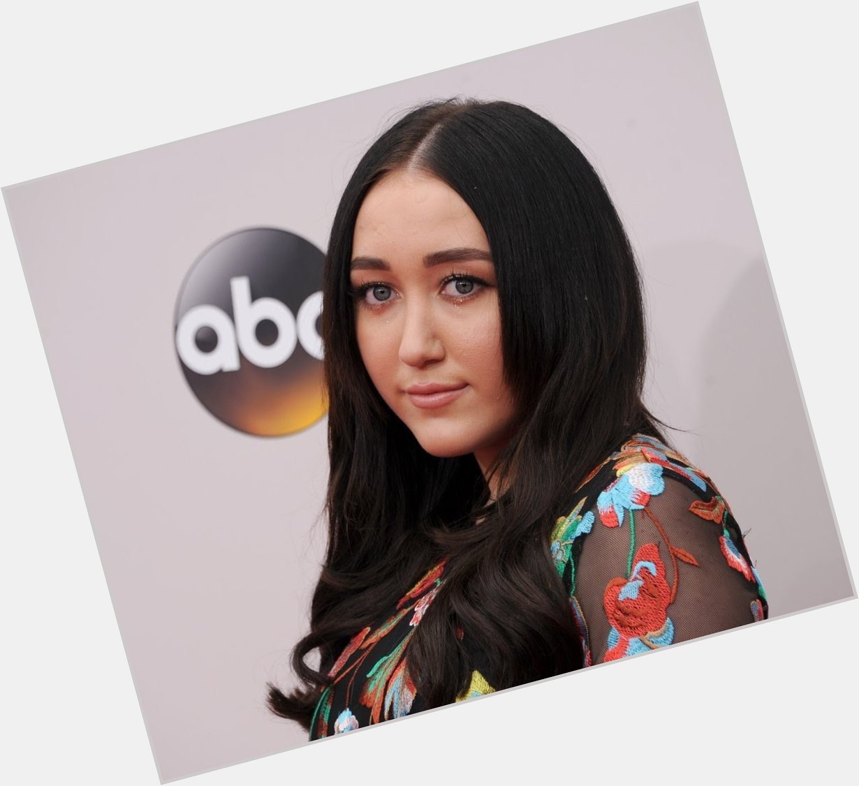Happy 17th birthday noah cyrus
hope you are having great opportunity in the world
luv ya! 