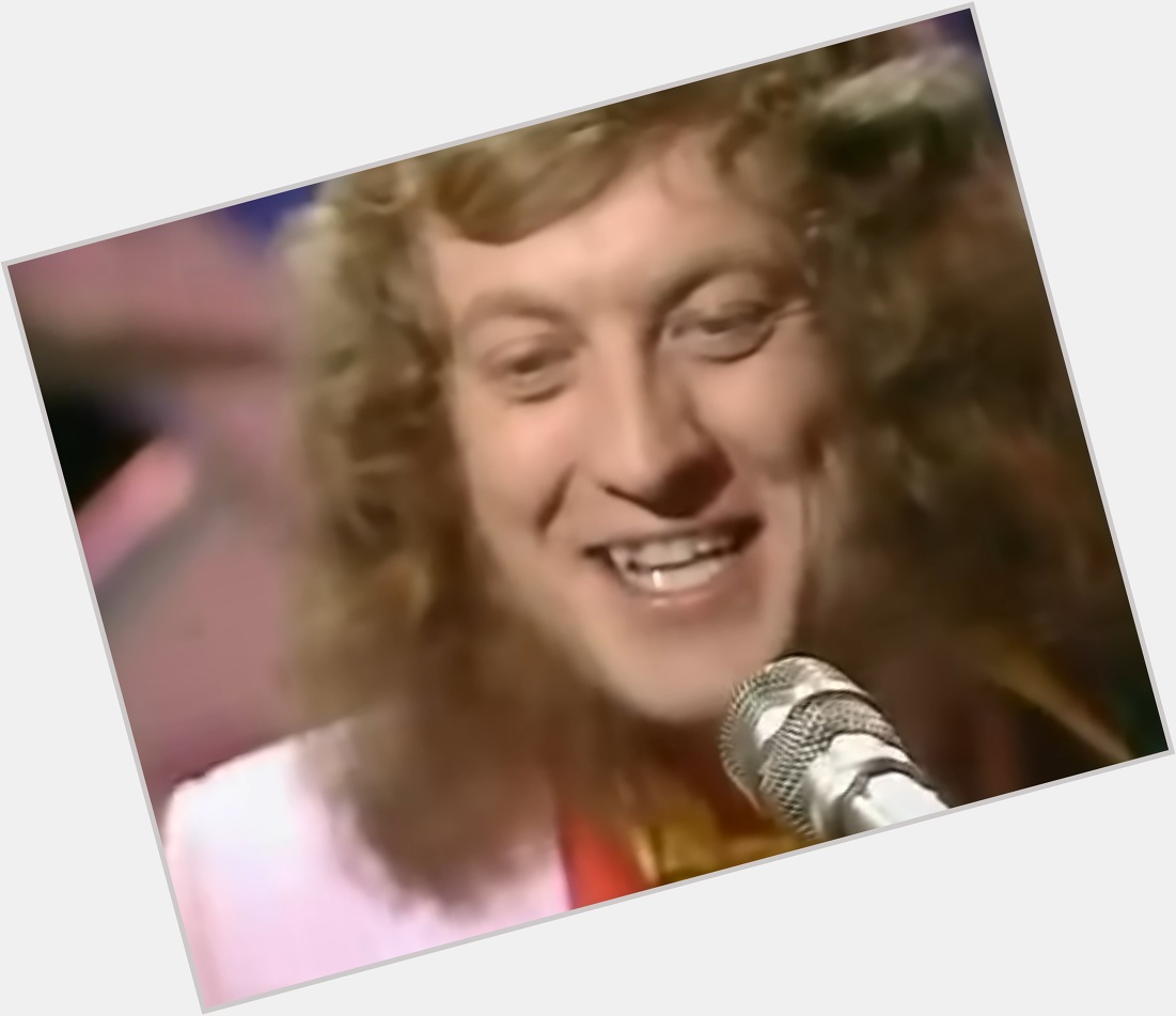 A Happy Birthday to Noddy Holder who is celebrating his 76th birthday, today. 