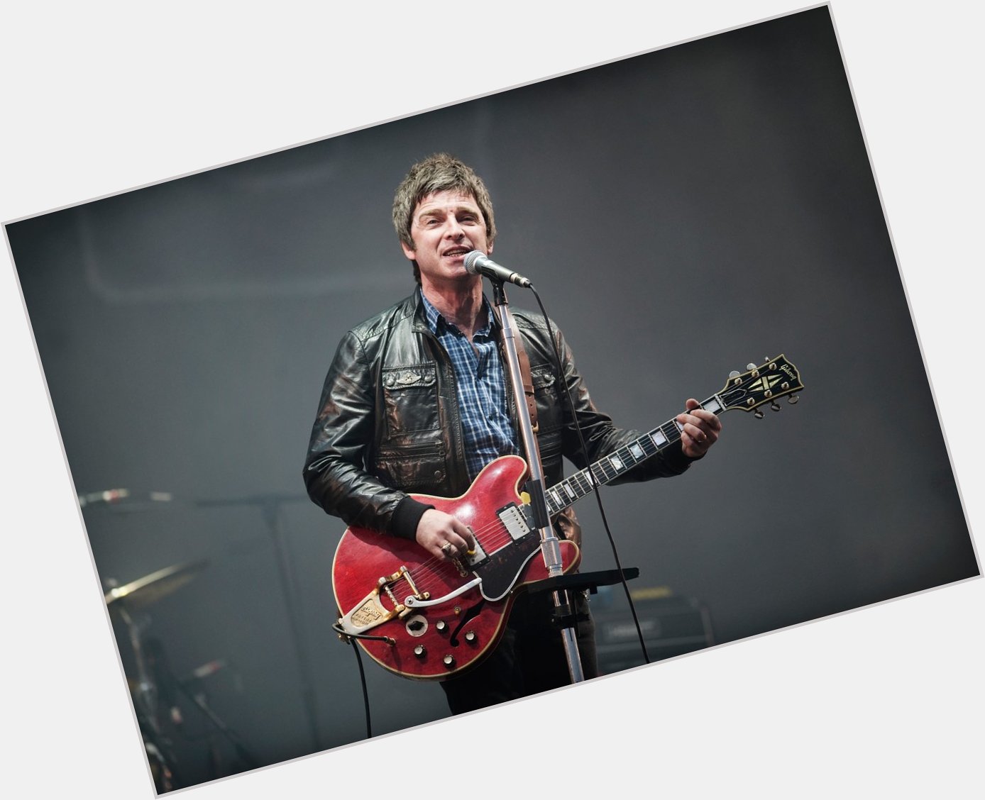 Happy Birthday Noel Gallagher!! Noel Gallagher\s Gibson ES-335   