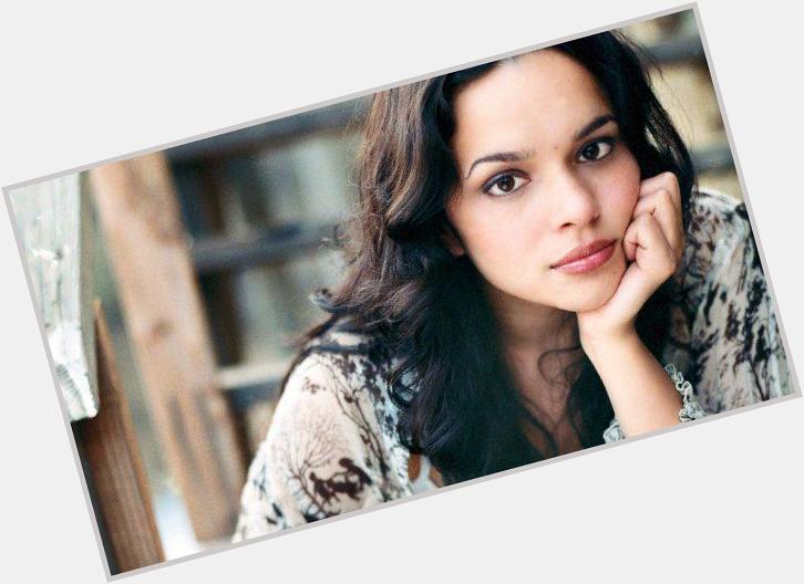 Happy 36th birthday to the gifted and gorgeous Norah Jones. 