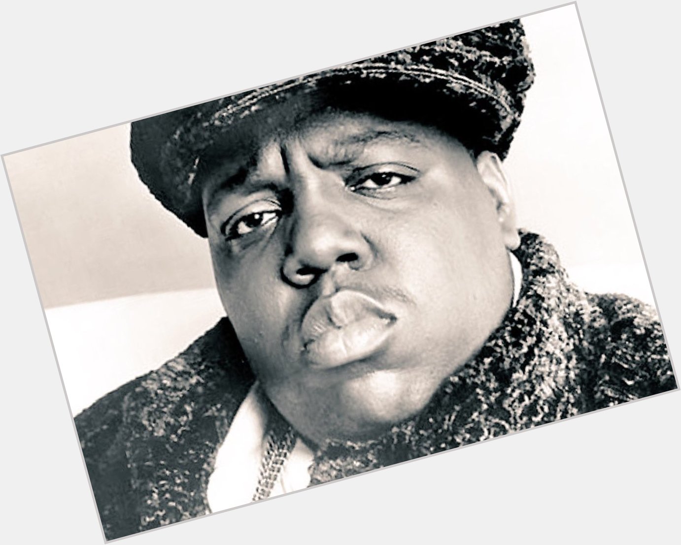 Happy birthday to The Notorious B.i.G.
What\s your favorite song of his? 
and tag a friend 