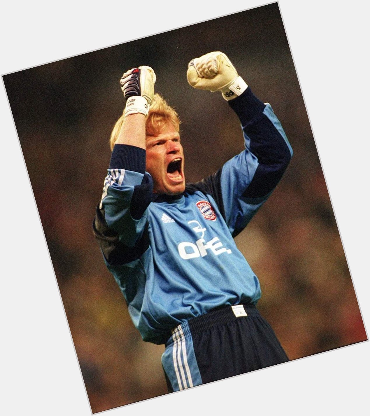 Happy Birthday to Oliver Kahn. One of the greatest Goalkeeper ever and now a part of the Bayern board. 

Der Titan 