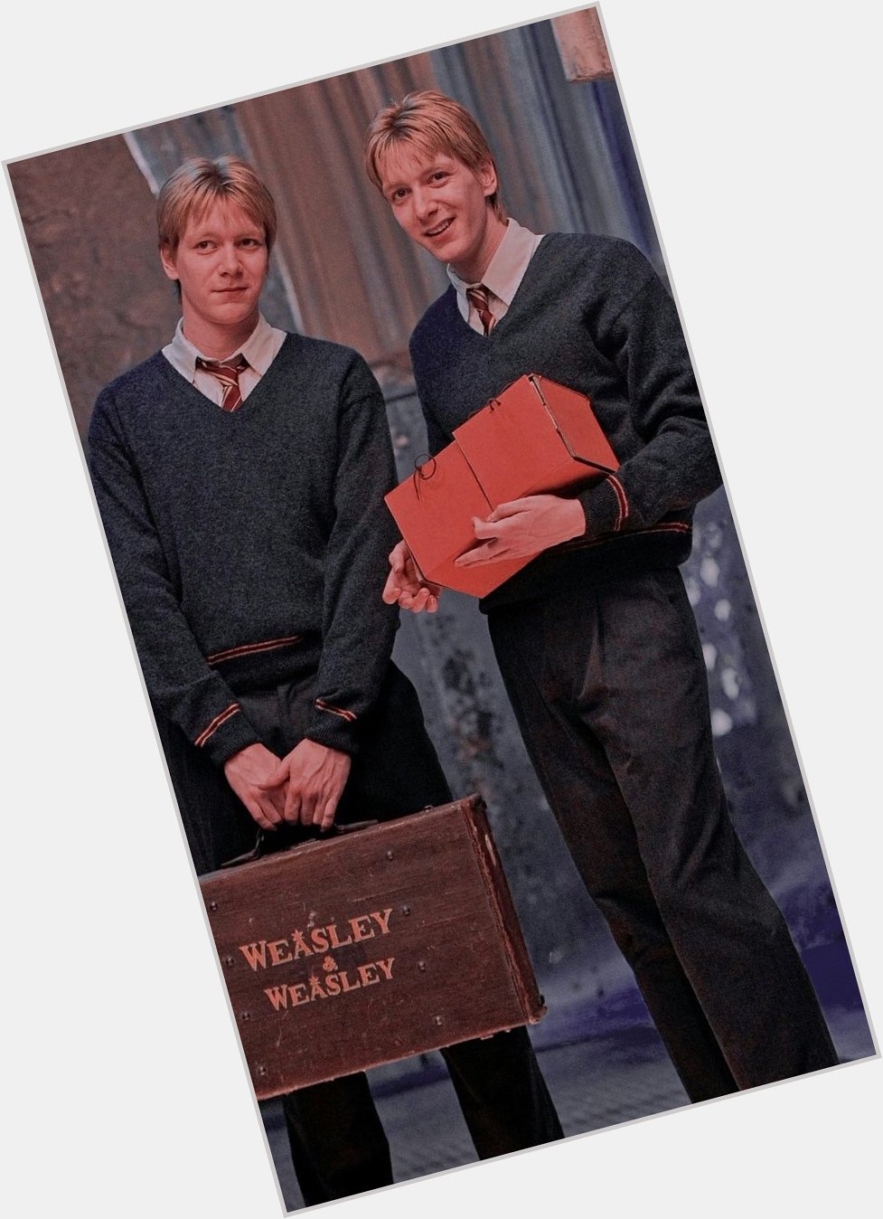  Happy birthday to James and Oliver Phelps who portrayed Fred and George Weasley in the films! 