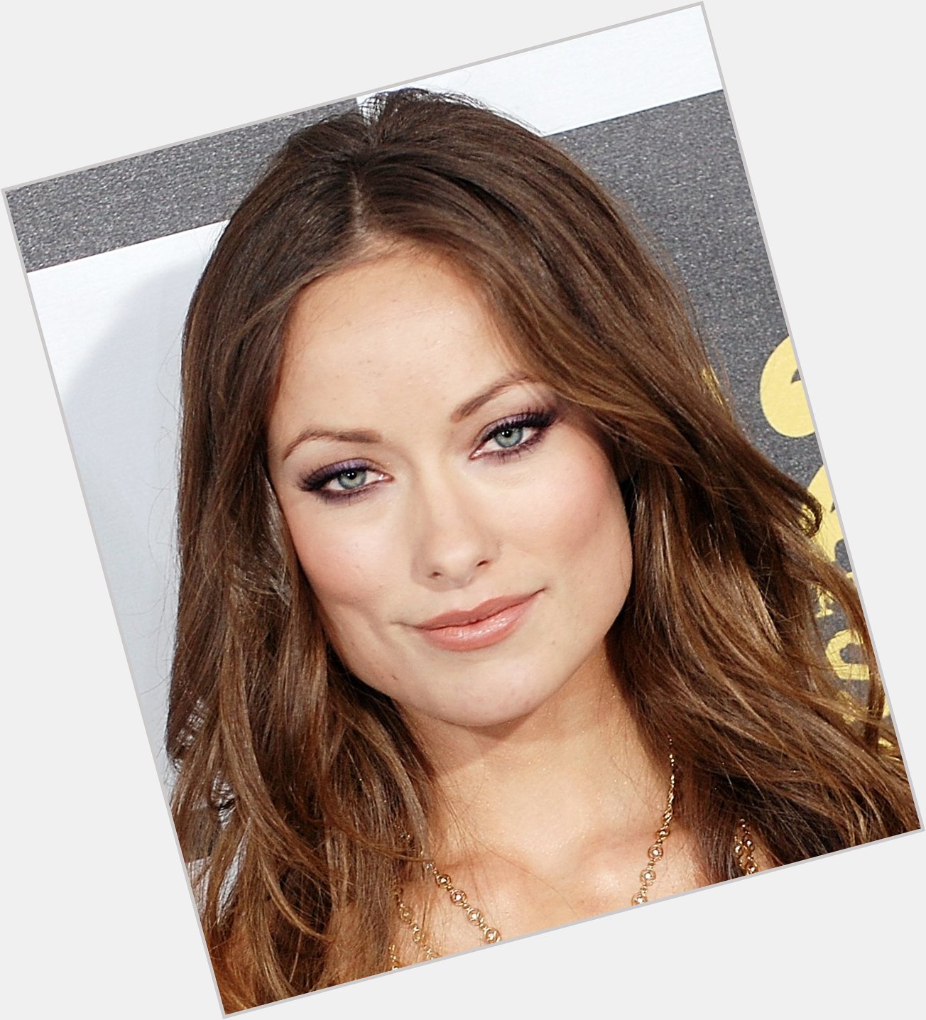 Feliz Aniversário (Happy Birthday), Olivia Wilde      