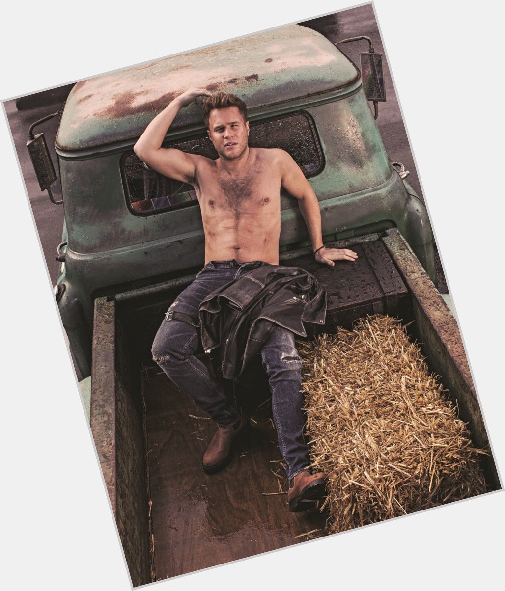 Happy Birthday to the hunky Olly Murs I mean come on. He\s a hunk. To bad its not Monday. 