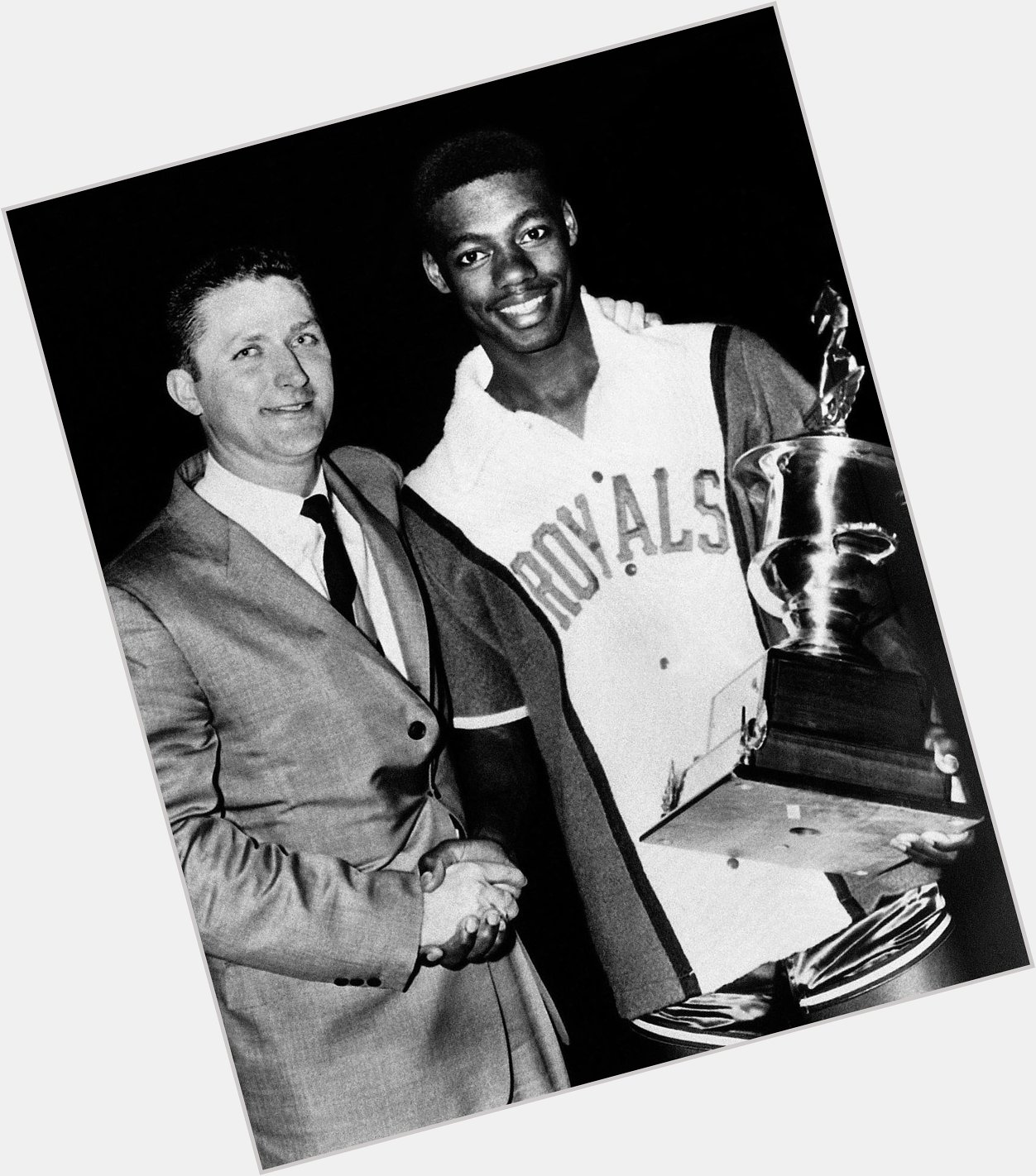 Happy 81st Birthday to 12x & 3x MVP (1961, 1964, 1969)... Oscar Robertson! 