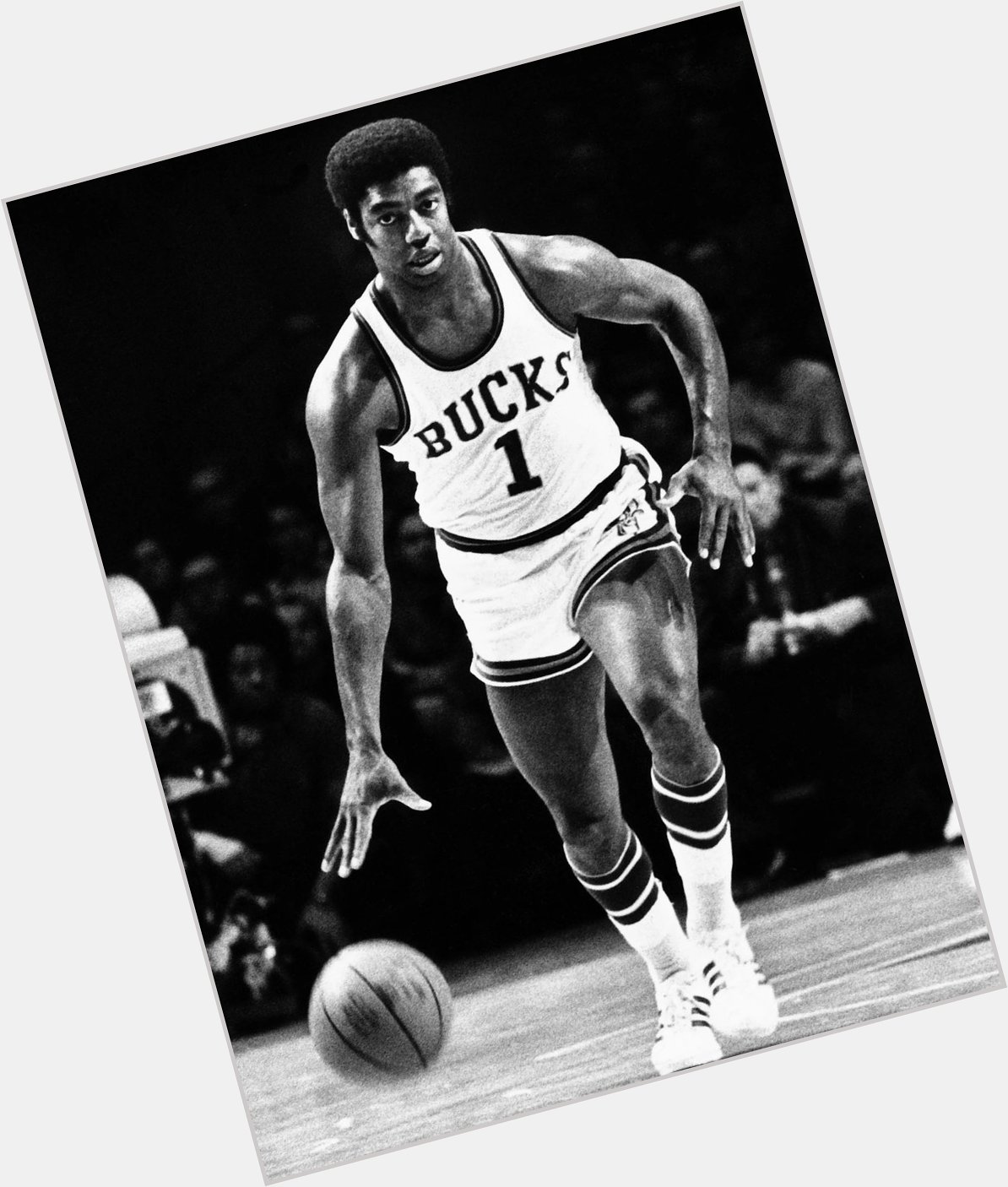 Happy birthday Oscar Robertson! Thank you for all you did for the NBA. 