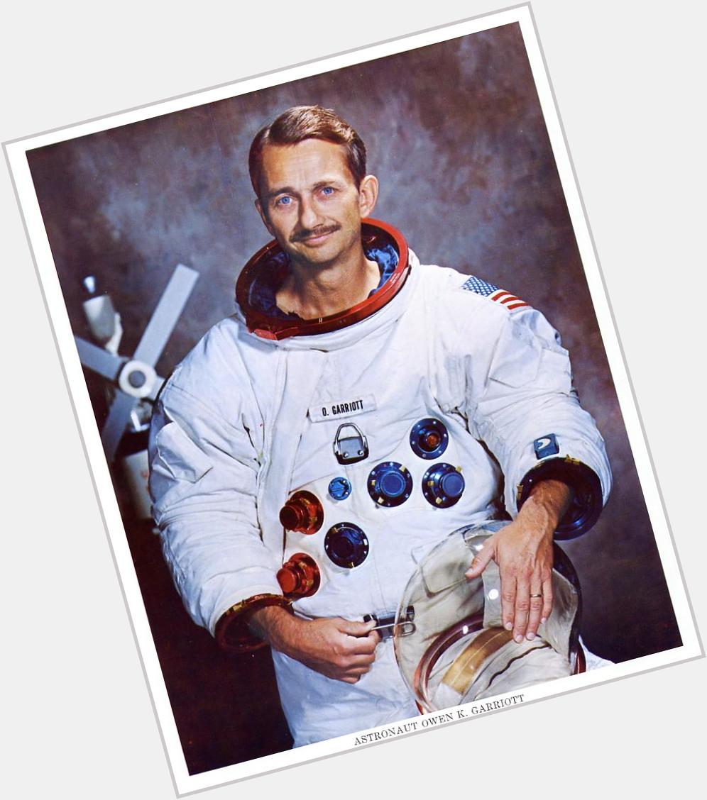 22 novembre...

Happy Birthday / Joyeux anniversaire à Owen Garriott (Skylab 3 et STS-9)   