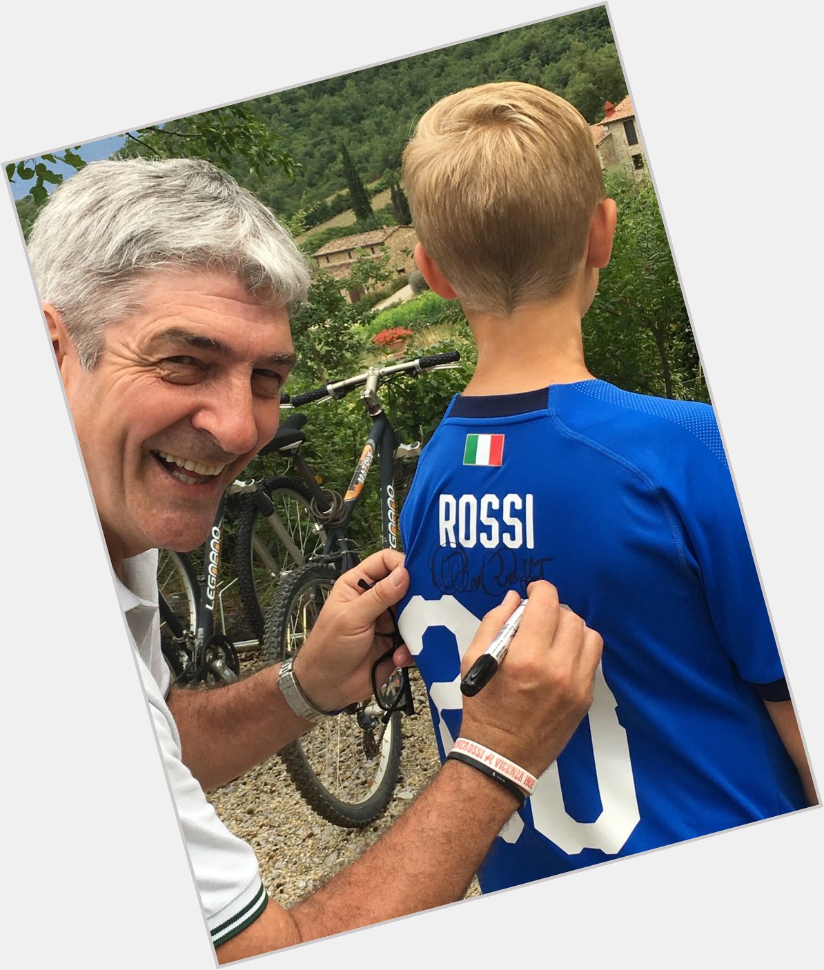 Happy Birthday - buon compleanno, legend Paolo Rossi!
A true pleasure to meet you. 